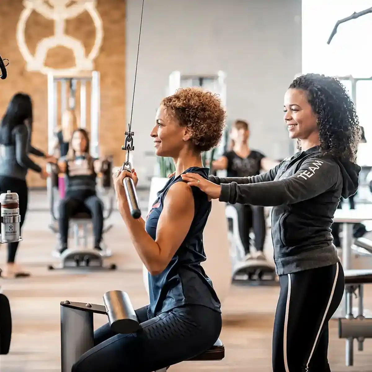 Gezieltes Training für Nacken, Schulter und Haltung im Fitnessstudio ALTE ZIEGELEI in Lauffen