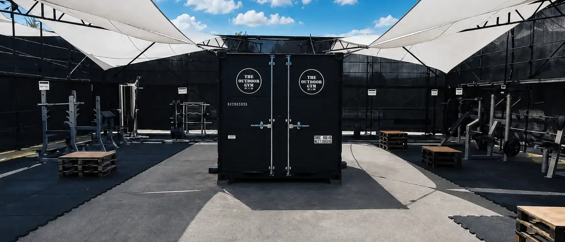 Outdoor Gym auf 1.500 m² mit Power Racks und Functional-Stationen in Lauffen bei Heilbronn